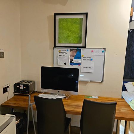 Umbrella Properties Private Apartment Бирмингем Экстерьер фото