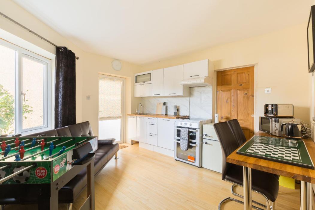 Umbrella Properties Private Apartment Бирмингем Экстерьер фото