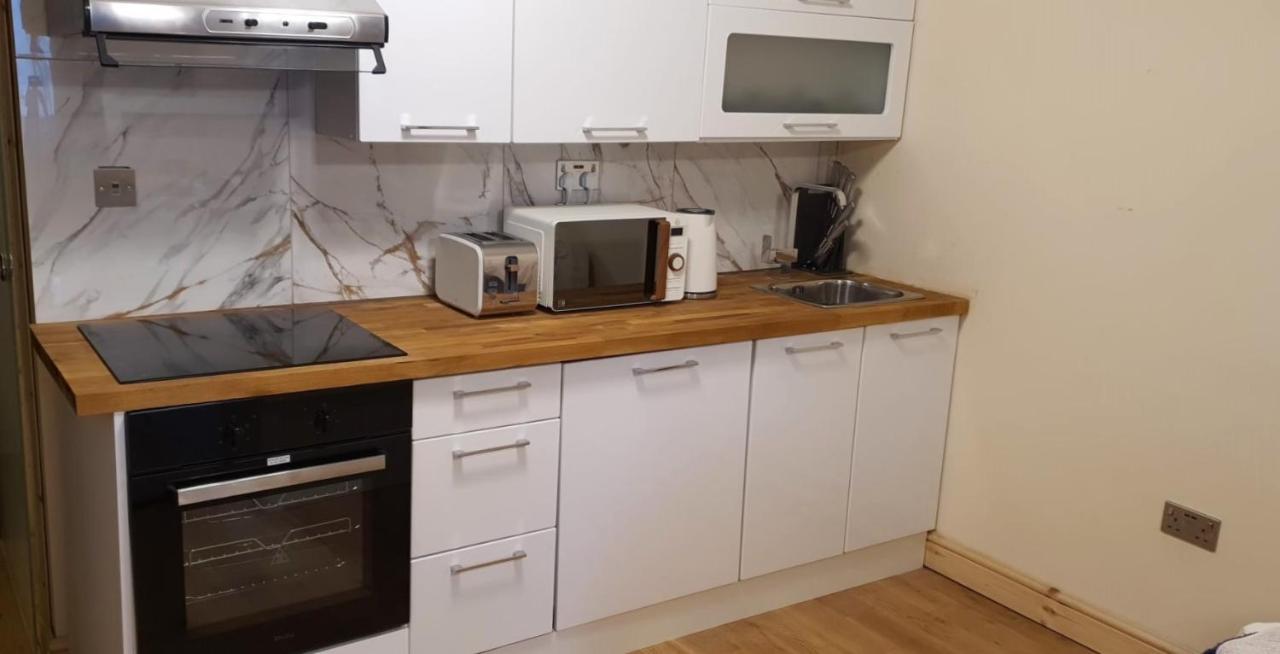 Umbrella Properties Private Apartment Бирмингем Экстерьер фото