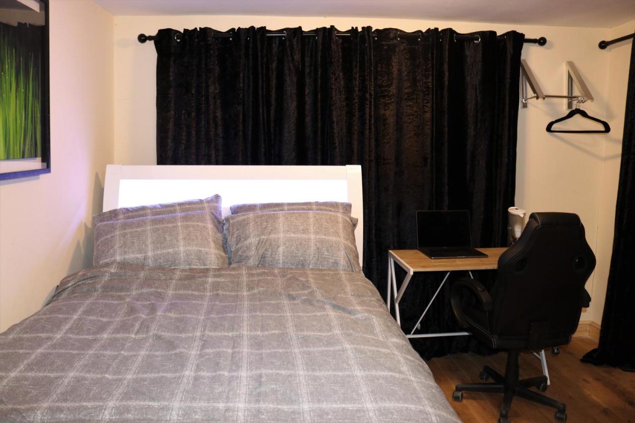 Umbrella Properties Private Apartment Бирмингем Экстерьер фото