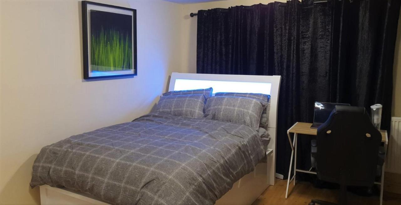 Umbrella Properties Private Apartment Бирмингем Экстерьер фото