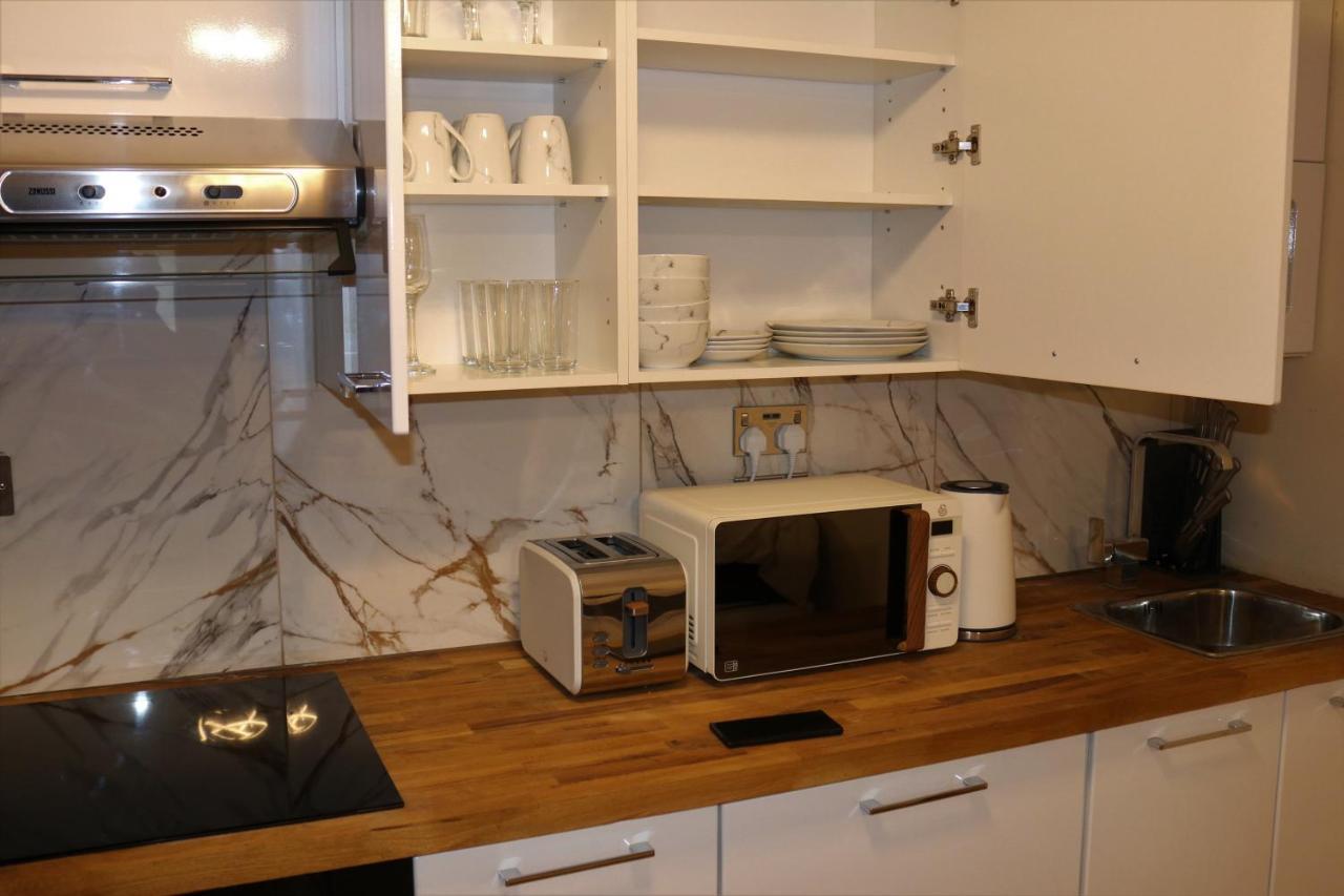 Umbrella Properties Private Apartment Бирмингем Экстерьер фото