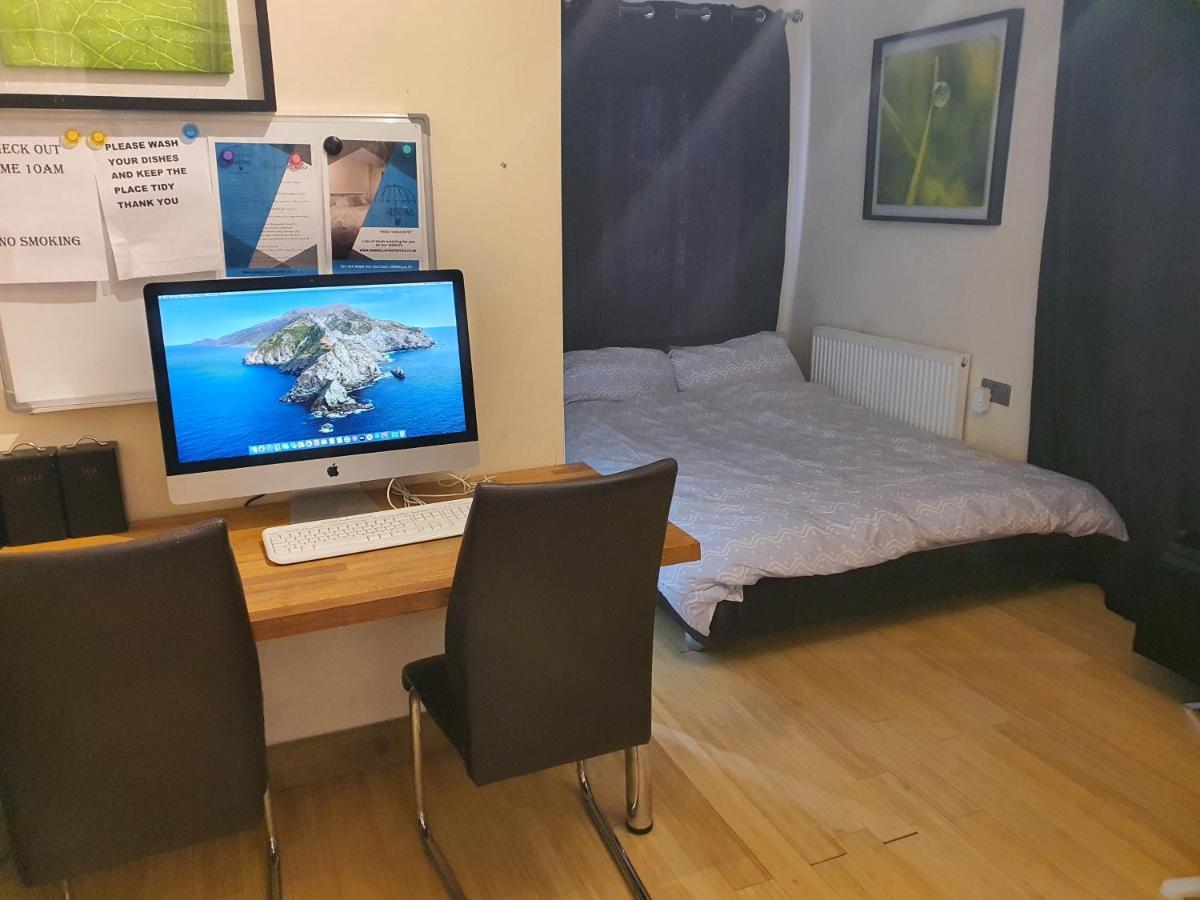 Umbrella Properties Private Apartment Бирмингем Экстерьер фото