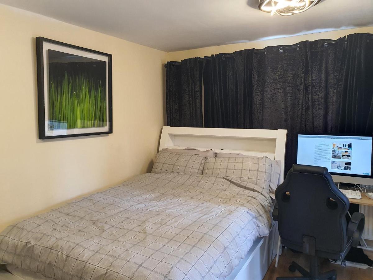 Umbrella Properties Private Apartment Бирмингем Экстерьер фото