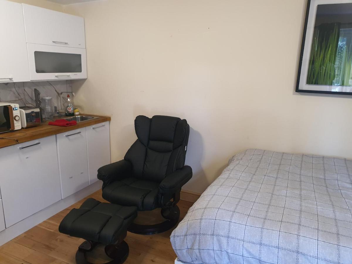 Umbrella Properties Private Apartment Бирмингем Экстерьер фото