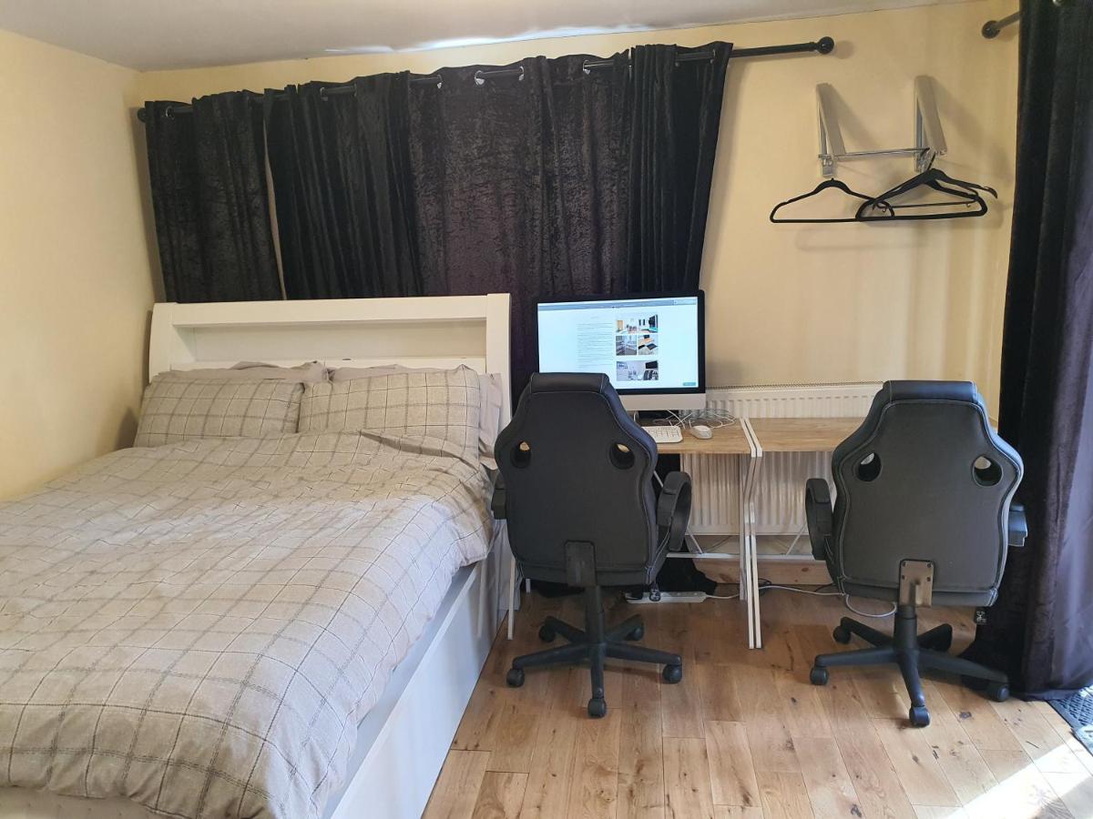 Umbrella Properties Private Apartment Бирмингем Экстерьер фото