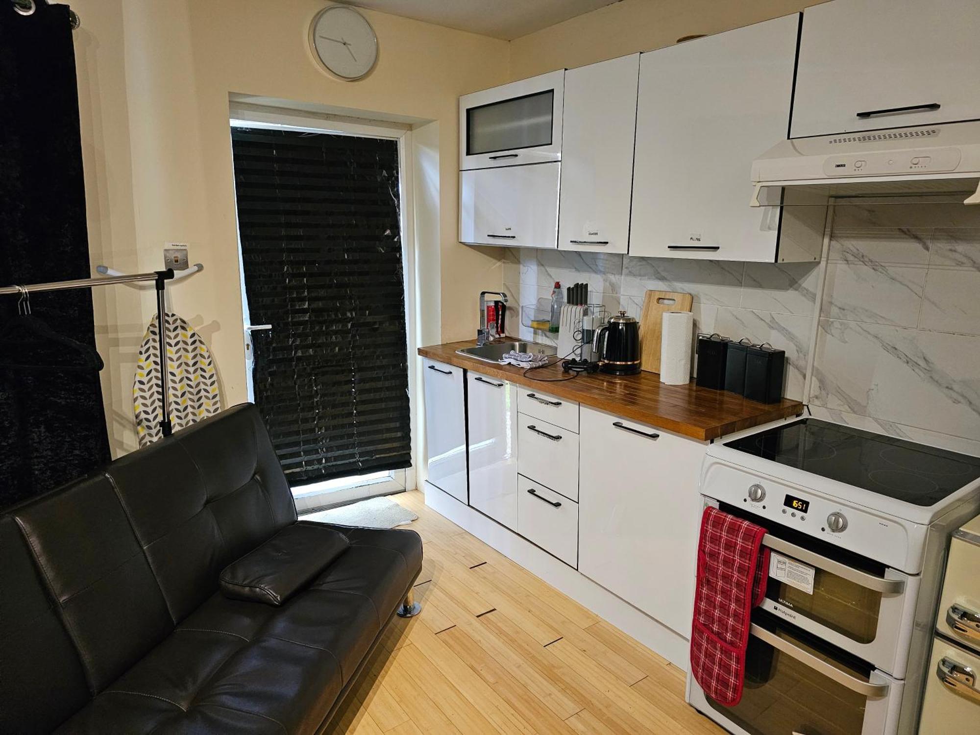Umbrella Properties Private Apartment Бирмингем Экстерьер фото
