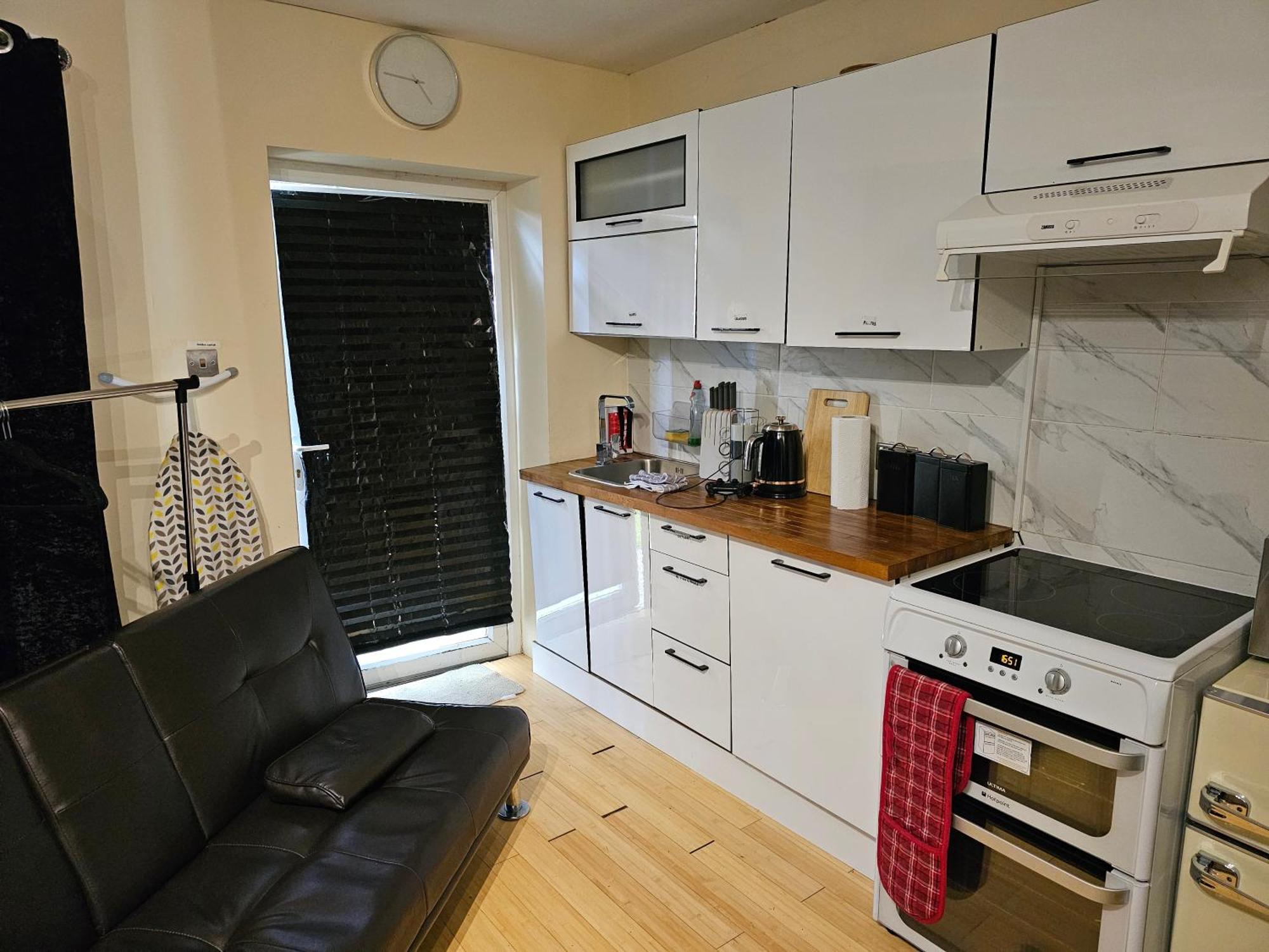 Umbrella Properties Private Apartment Бирмингем Экстерьер фото